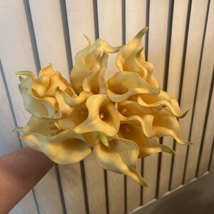 Elegant Yellow Calla Lily Bouquet